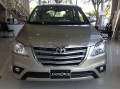 Cần bán xe Toyota Innova đời 2015, màu xám