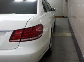 Bán xe Mercedes E200 đời 2015, màu trắng xe gia đình