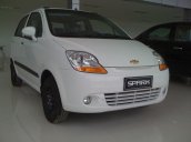 Khuyến mãi tiền mặt và phụ kiện xe Chevrolet Spark số tự động lên đến 43.000.000đ