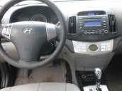 Cần bán gấp Hyundai Avante đời 2011, màu đen, số tự động