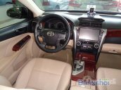 Xe Toyota Camry 2.0E 2013 cũ màu đen đang được bán