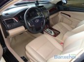 Xe Toyota Camry 2.0E 2013 cũ màu đen đang được bán