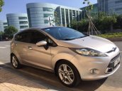 Bán xe Ford Fiesta đời 2013, màu bạc, nhập khẩu nguyên chiếc, còn mới