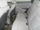 Cần bán xe Hyundai Accent năm 2014, màu bạc, nhập khẩu chính hãng, số sàn