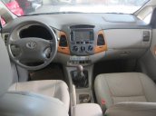 Cần bán Toyota Innova V 2011, màu bạc