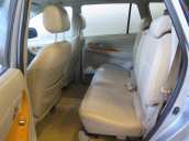 Cần bán xe Toyota Innova G năm 2010, màu bạc, giá 610tr