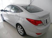 Cần bán xe Hyundai Accent năm 2014, màu bạc, nhập khẩu chính hãng, số sàn