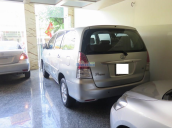 Cần bán xe Toyota Innova G năm 2010, màu bạc, giá 610tr