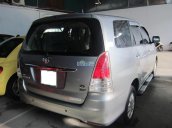 Cần bán Toyota Innova V 2011, màu bạc