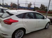 Giao ngay Ford Focus 1.5 Titannium, Hatchback đời 2017, giá hấp dẫn - tặng 1 năm bảo hiểm thân vỏ