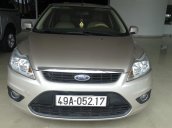 Cần bán lại xe Ford Focus 1.8 MT đời 2011, màu hồng phấn, như mới 