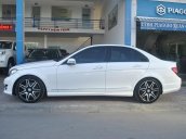 Showroom Hưng Phát Auto cần bán lại xe Mercedes đời 2014, màu trắng, xe nhập