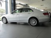 Thanh toán trước 608 triệu để mua xe Mercedes E200 mới 100% 2015