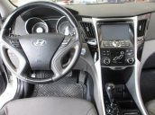Bán ô tô Hyundai Sonata 2.0 AT đời 2010, màu trắng, xe nhập, chính chủ