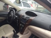 Cần bán xe Toyota Vios đời 2010, màu bạc, nhập khẩu nguyên chiếc