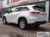 Cần bán Toyota Highlander đời 2015, màu trắng