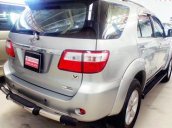 Cần bán xe Toyota Fortuner V đời 2011, màu bạc, 785 triệu    