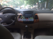 Cần bán lại xe Toyota Innova 2.0G đời 2010, màu bạc, số sàn