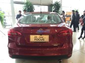 Cần bán xe Ford Focus đời 2015, màu đỏ