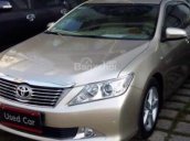 Cần bán Toyota Camry đời 2014, còn mới