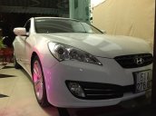 Cần bán gấp Hyundai Genesis năm 2012, màu trắng, nhập khẩu, số tự động, giá chỉ 670 triệu