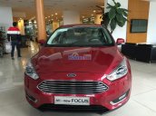 Cần bán xe Ford Focus đời 2015, màu đỏ