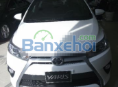 Cần bán Toyota Yaris đời 2015, màu trắng, nhập khẩu, giá 700tr