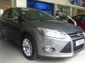 Ford Focus đời 2015, màu xám giá cạnh tranh