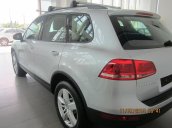 Bán ô tô Volkswagen Touareg V6 2015, màu bạc, nhập khẩu, hỗ trợ vay trả góp