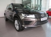 Bán Volkswagen Touareg GP 3.6L AT đời 2016, màu đen, xe nhập, tặng 100% thuế trước bạ