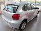 Cần bán xe Volkswagen Polo Hatchback 1.6L AT sản xuất 2016, màu bạc, nhập khẩu chính hãng