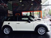 Bán Mini Cooper S 3 cửa đời 2016, trắng sọc đen, hỗ trợ trước bạ