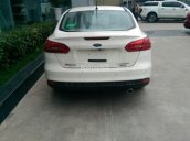 Giao ngay Ford Focus 1.5 Ecoboot đời 2017, đủ màu, giao xe luôn, giá 735 tr giao xe trong ngày