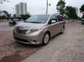 Toyota Sienna năm 2015, màu vàng, nhập khẩu nguyên chiếc