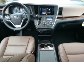 Toyota Sienna năm 2015, màu vàng, nhập khẩu nguyên chiếc