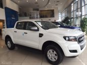 Bán Ford Ranger XLS 2.2L MT đời 2017, đủ màu, nhập khẩu nguyên chiếc, trả góp tại Lạng Sơn