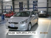 Cần bán xe Hyundai Accent mới, màu bạc, nhập khẩu nguyên chiếc, giá tốt