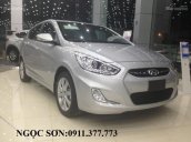 Cần bán xe Hyundai Accent mới, màu bạc, nhập khẩu nguyên chiếc, giá tốt