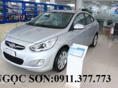 Cần bán xe Hyundai Accent mới, màu bạc, nhập khẩu nguyên chiếc, giá tốt