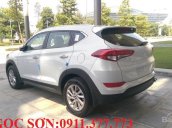 Cần bán Hyundai Tucson 2018 mới, màu trắng, LH Ngọc Sơn: 0911377773