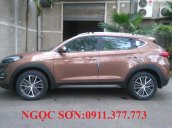 Cần bán xe Hyundai Tucson mới màu nâu, trả góp 90% xe, Lh Ngọc Sơn: 0911377773