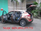 Cần bán xe Hyundai Tucson mới màu nâu, trả góp 90% xe, Lh Ngọc Sơn: 0911377773