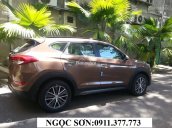 Cần bán xe Hyundai Tucson mới màu nâu, trả góp 90% xe, Lh Ngọc Sơn: 0911377773