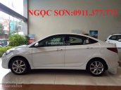 Cần bán xe Hyundai Accent mới đời 2017, màu trắng, nhập khẩu, Lh - Ngọc Sơn: 0911377773