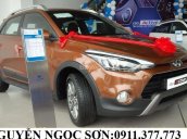 Bán ô tô Hyundai i20 Active 2018, màu nâu, LH Sơn: 0911.377.773