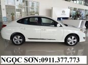 Cần bán Hyundai Avante màu trắng mới đời 2017, liên hệ Ngọc Sơn: 0911.377.773