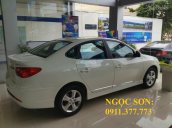 Cần bán Hyundai Avante màu trắng mới đời 2017, liên hệ Ngọc Sơn: 0911.377.773