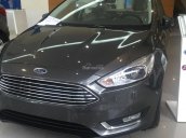 Cần bán Ford Focus Trend 2018 mới 100% - màu xám (ghi), hotline 033.613.5555