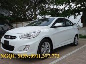 Bán ô tô Hyundai Accent mới 2017, màu trắng, nhập khẩu