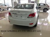 Bán ô tô Hyundai Accent mới 2017, màu trắng, nhập khẩu